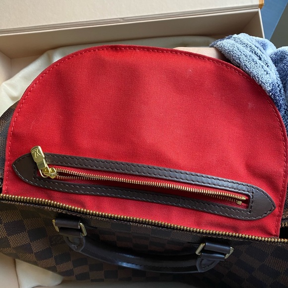 Authentic Louis Vuitton Speedy 30! - Picture 3 of 16